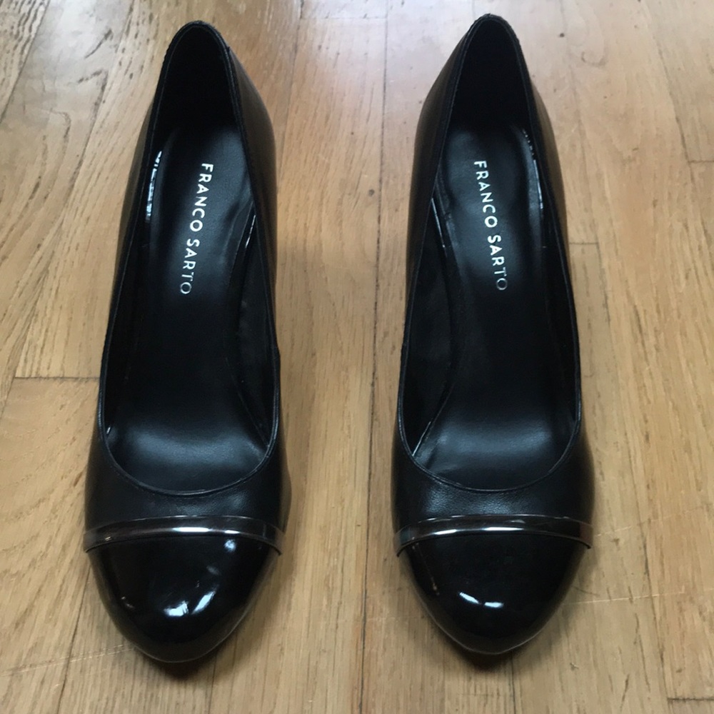 Franco Sarto size 8 black wedge heels